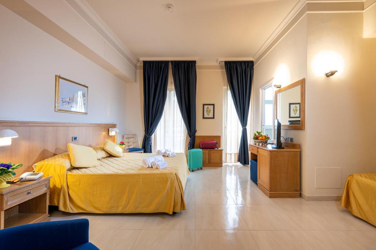 Hotel Sabbie D'Oro จีอาร์ดีนี นักซอส ภายนอก รูปภาพ