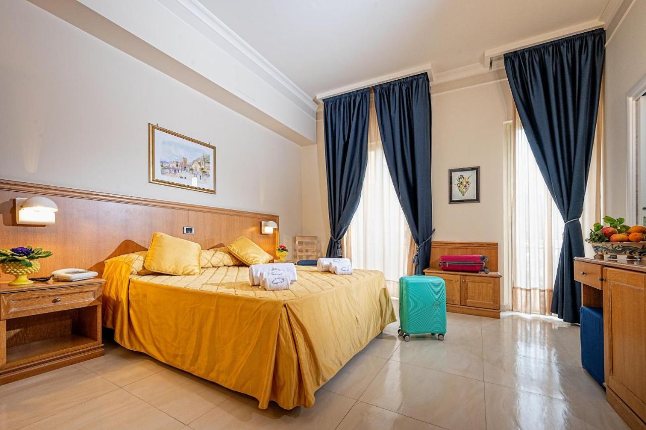 Hotel Sabbie D'Oro จีอาร์ดีนี นักซอส ภายนอก รูปภาพ