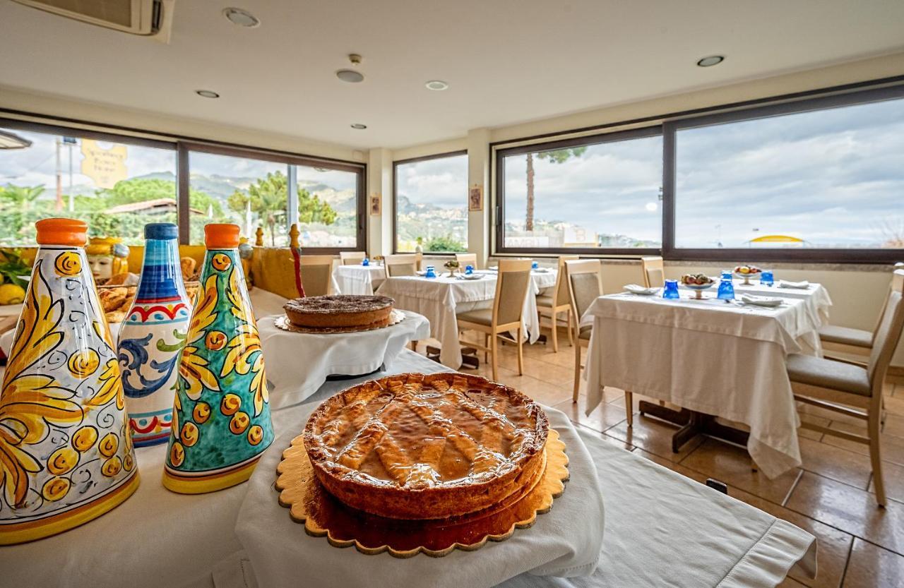 Hotel Sabbie D'Oro จีอาร์ดีนี นักซอส ภายนอก รูปภาพ