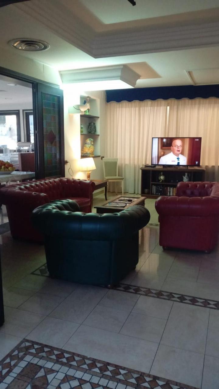 Hotel Sabbie D'Oro จีอาร์ดีนี นักซอส ภายนอก รูปภาพ